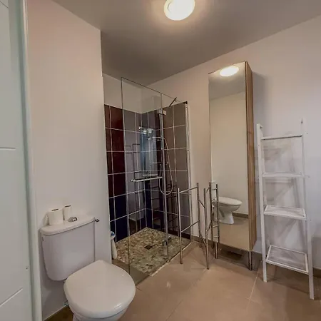 T2 Eden, Piscine , Ideale Pour Famille De 4 Personnes Apartment *